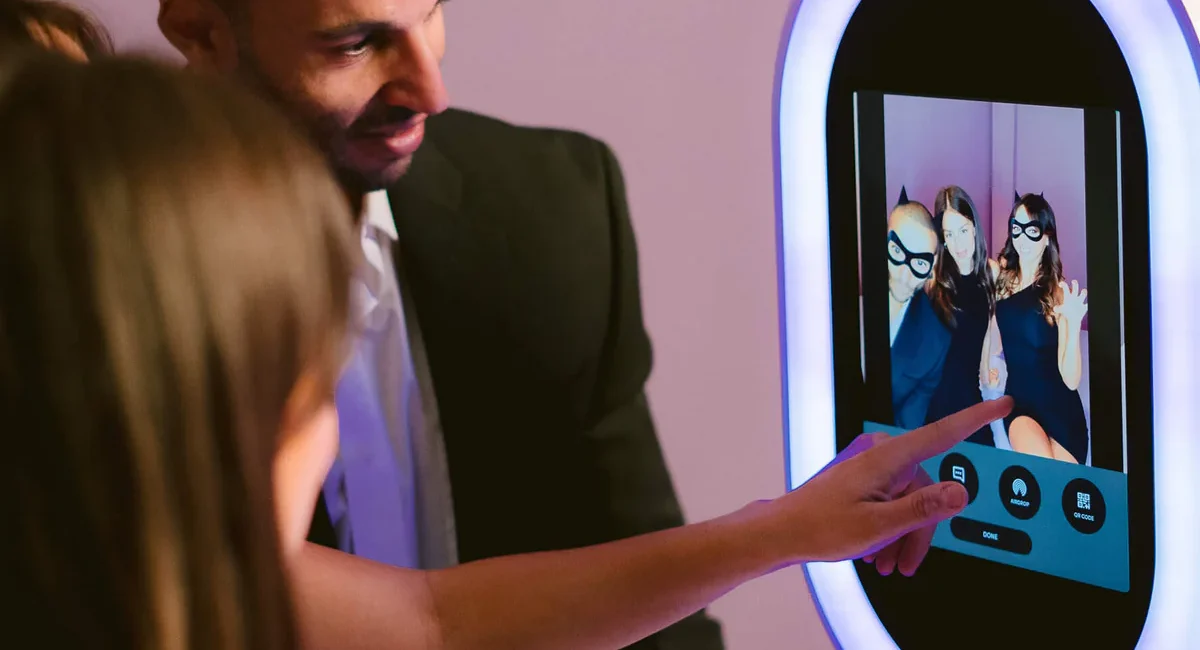 ipad-photo-booth-salsa-two-photobooth-supply-co-7_8f17ab61-8bb8-4dc0-84d3-478f8c17ce3b